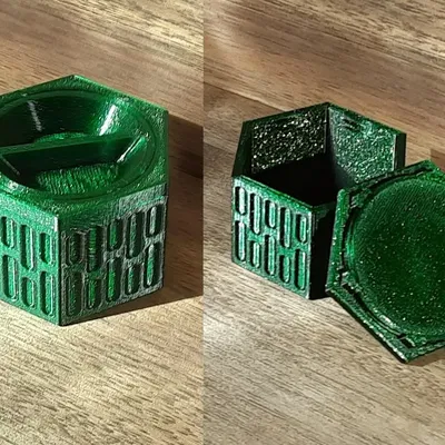 Hộp đựng hình lục giác với nắp vít in sẵn