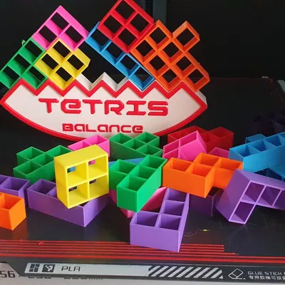 Cân bằng Tetris với chữ cái và màu sắc sống động