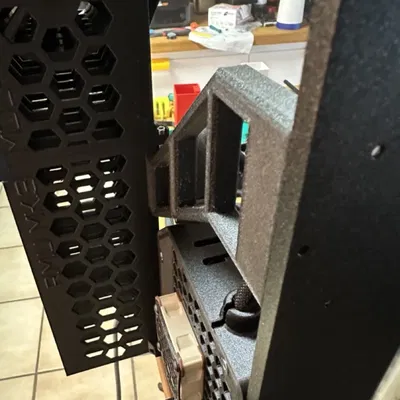 Giá đỡ lớn RMU MK3 Einsy được căn chỉnh với khung máy.