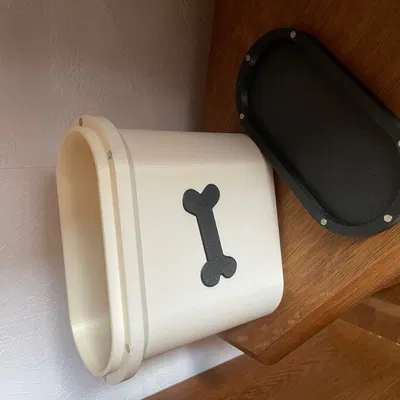 Bình chứa thức ăn cho thú cưng với nắp từ tính