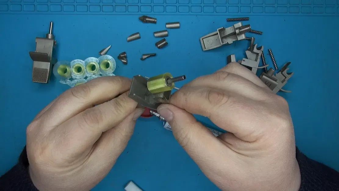 Sửa chữa phím hỏng của máy ghi âm cổ ITT RC 5600 - Image 4