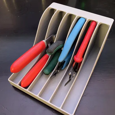 Giá đỡ kìm và cắt 3x4 Gridfinity với khe rộng