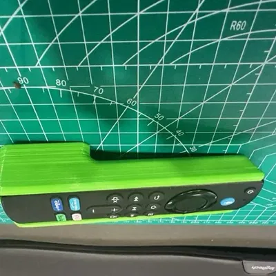 Giá đỡ điều khiển FireTV tích hợp AirTag