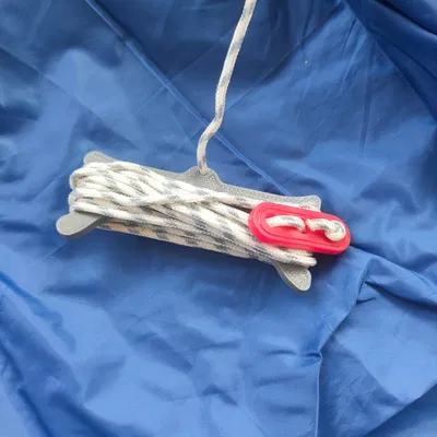 Giá đỡ dây cuốn cho cọc của lều Quechua