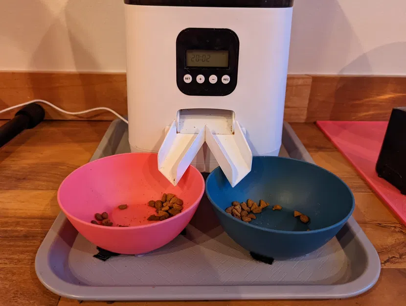 Bộ chia thức ăn tự động cho mèo WOPET - Image 1