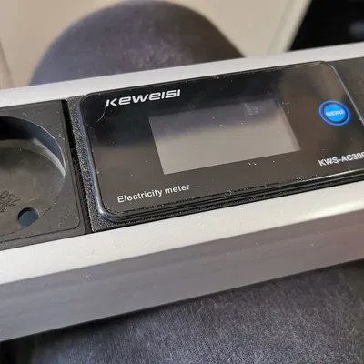 Bộ phân phối điện 19" cho rack BOWI với đồng hồ đo Keweisi