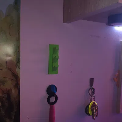 Giá đỡ kính mát đơn giản