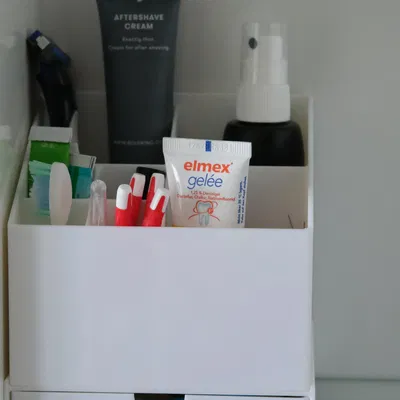 Giá đỡ tổ chức nhỏ cho tủ gương phòng tắm