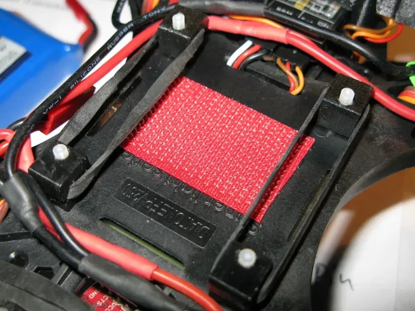 Khối đỡ cao su cho việc cố định Lipo trên quadcopter - Image 6