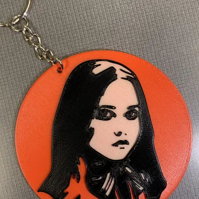 Móc chìa khóa M3gan từ bộ phim kinh dị mới ra mắt