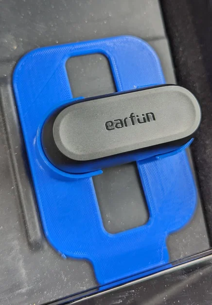 Giá đỡ sạc Earfun Free 2S cho Tesla Model 3/Y - Image 1
