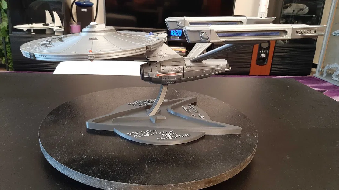 Cải tiến Constitution NCC-1701-A từ Star Trek - Image 2