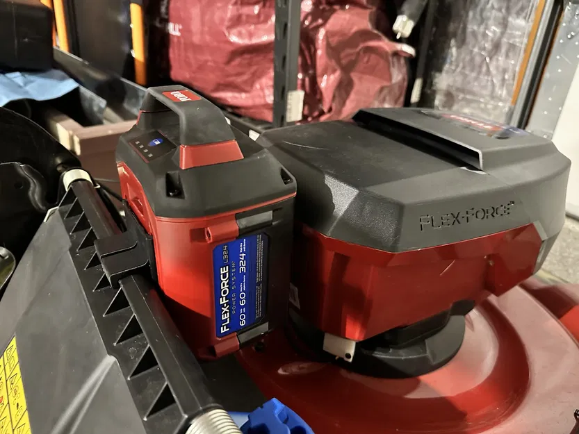 Hệ thống mang pin cho máy cắt cỏ Toro Flex-Force - Image 2