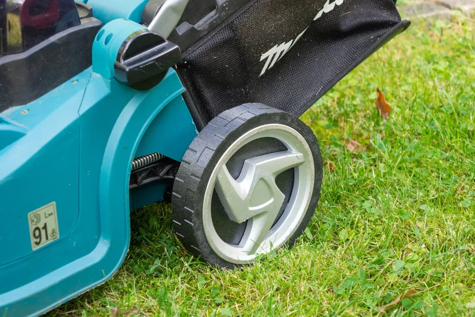 Bánh xe thay thế 7,5 inch cho máy cắt cỏ Makita (phía sau) - Image 1