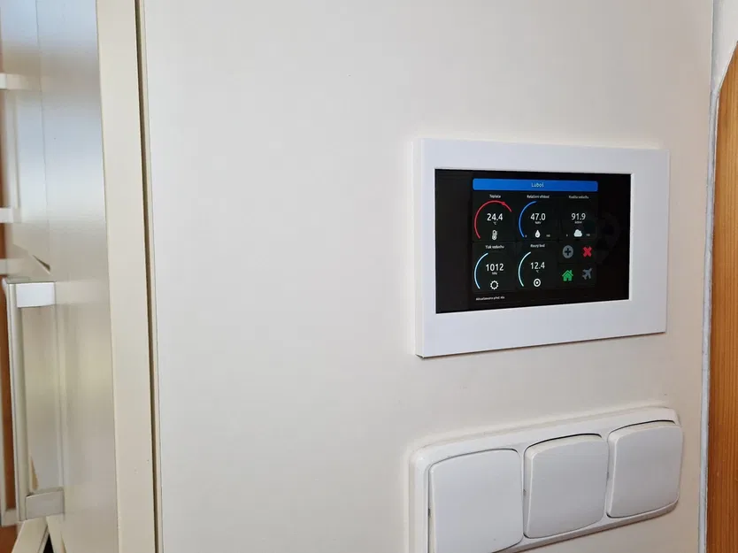 Bìa gắn tường cho màn hình LED 7 inch Waveshare - Image 1