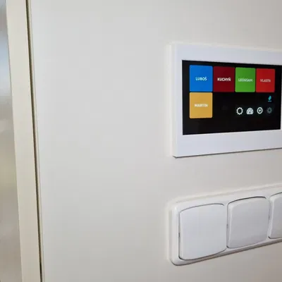 Bìa gắn tường cho màn hình LED 7 inch Waveshare