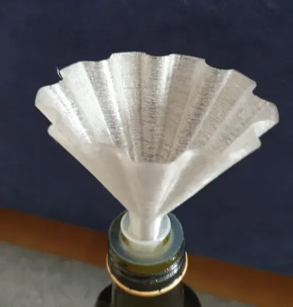 Phễu lọc chất lỏng bằng khăn bếp - Image 2