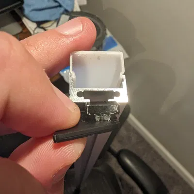 Giá đỡ tấm lưng có khe T cho kệ trưng bày