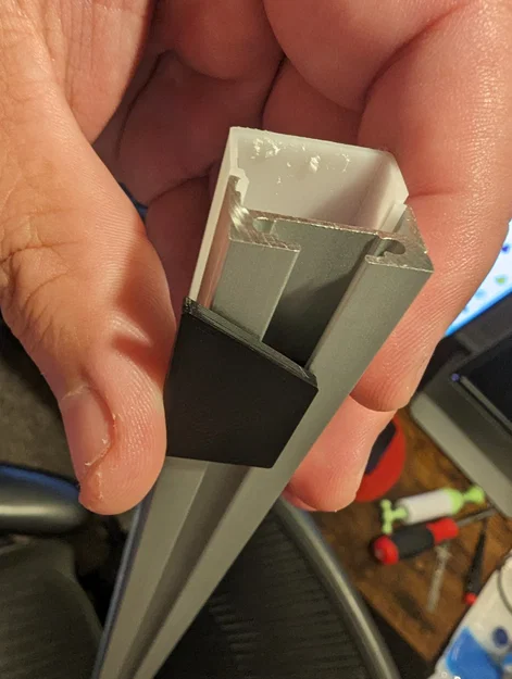 Giá đỡ tấm lưng có khe T cho kệ trưng bày - Image 3