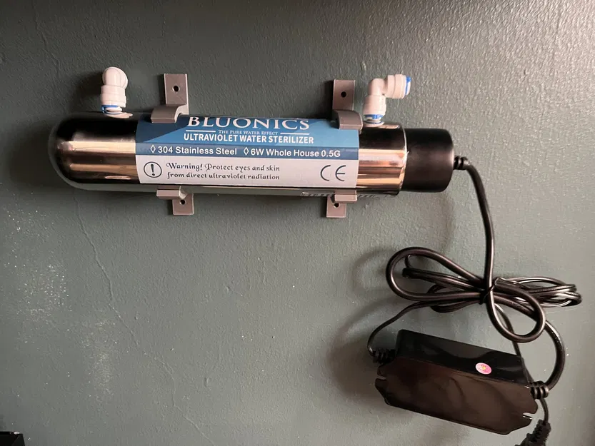 Giá đỡ tường cho máy tiệt trùng nước Bluonic - Image 1