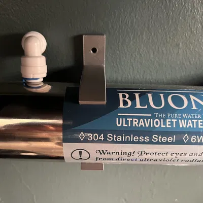 Giá đỡ tường cho máy tiệt trùng nước Bluonic