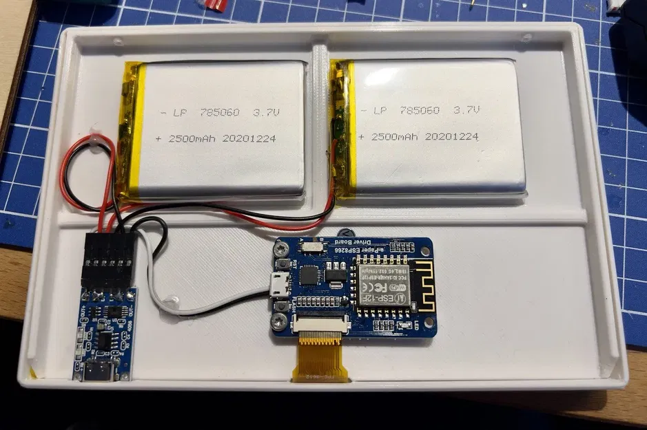 Màn hình e-paper 7.5" sử dụng nguồn pin với ESP8266 - Image 2