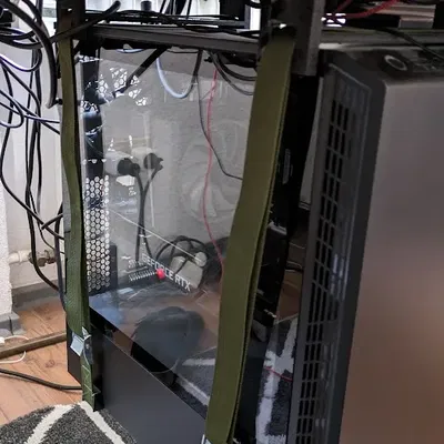 Giá treo máy tính dưới bàn tiết kiệm chi phí