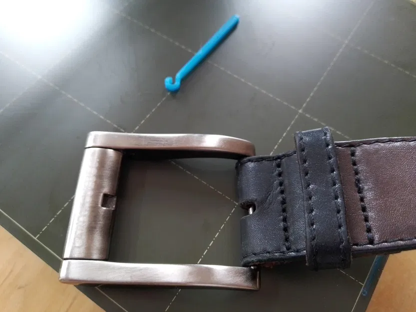 Thay thế cho chốt dây lưng bị hỏng - Image 4