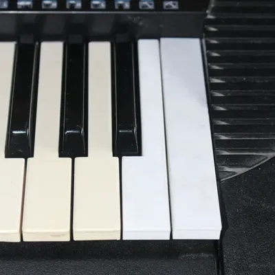 Sửa chữa phím đàn synthétiseur Yamaha PSR-79 bị hỏng