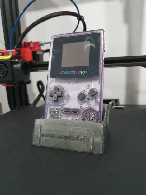 Giá đỡ cho Game Boy Color với thiết kế cong hiện đại - Image 1