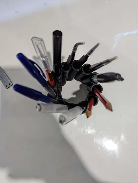 Giá đỡ bút xoắn độc đáo cho bàn làm việc - Image 2