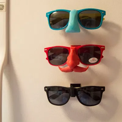 Giá đỡ kính mắt từ tính Pick & Stick cho tủ lạnh