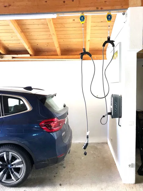 Kẹp giữ cáp sạc điện cho xe ô tô - Image 1