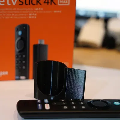 Giá đỡ điều khiển từ xa Fire TV gắn trên màn hình