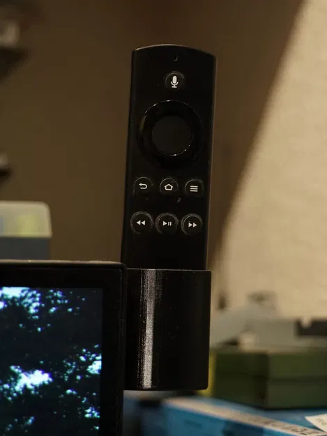 Giá đỡ điều khiển từ xa Fire TV gắn trên màn hình - Image 4