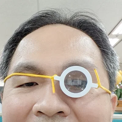 Kính lúp sử dụng thấu kính 34mm từ Google Cardboard