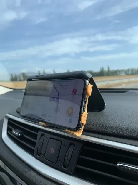 Giá đỡ nhanh cho iPhone 11 in PLA trước khi du lịch - Image 1