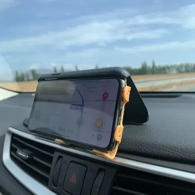 Giá đỡ nhanh cho iPhone 11 in PLA trước khi du lịch