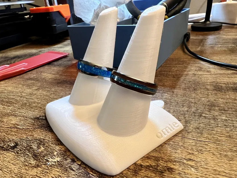 Giá đỡ nhẫn đôi đơn giản cho trang sức - Image 1