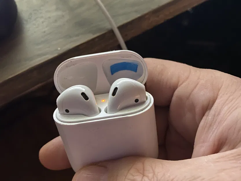 Gioăng mỏng cho Airpod thế hệ 2 giữ tai nghe tiếp xúc sạc - Image 1