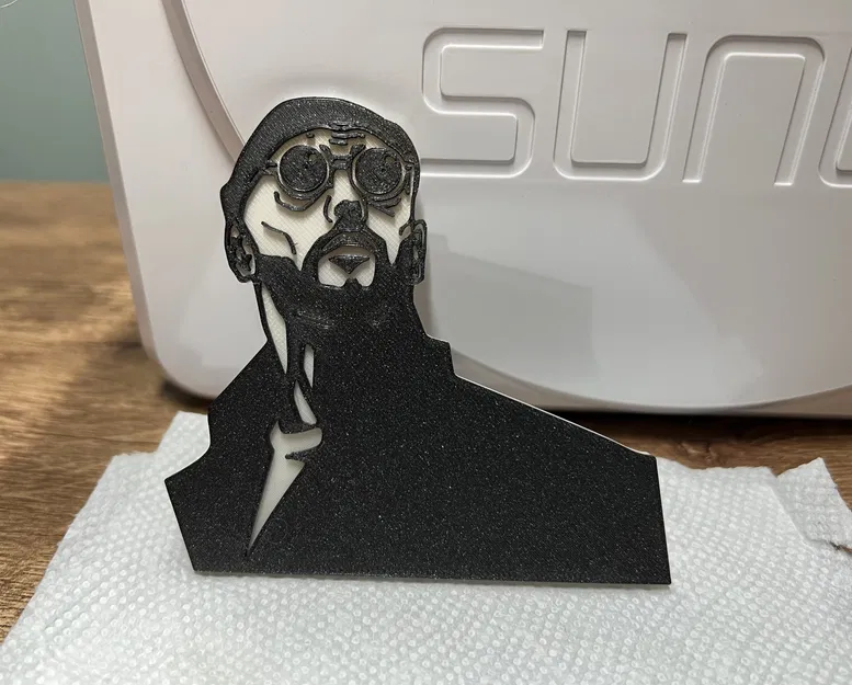 Nam chính Leon trong phim 'Kẻ Sát Thủ Chuyên Nghiệp' với nam châm... - Image 1