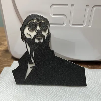 Nam chính Leon trong phim 'Kẻ Sát Thủ Chuyên Nghiệp' với nam châm...