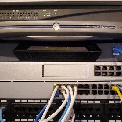 Giá đỡ 1U cho modem Netgear CM1000