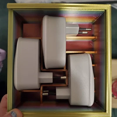 Hộp đựng bộ chuyển đổi du lịch với nắp trượt