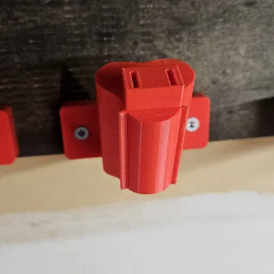 Giá đỡ công cụ Milwaukee M12 lắp tại vị trí pin