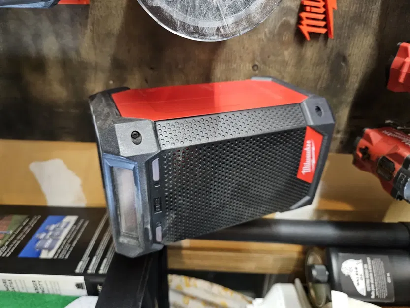 Giá đỡ công cụ Milwaukee M12 lắp tại vị trí pin - Image 5