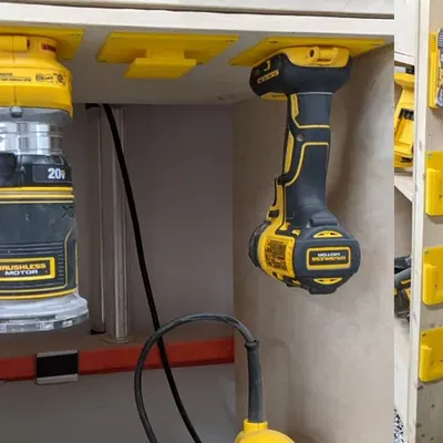Giá đỡ dụng cụ và pin Dewalt