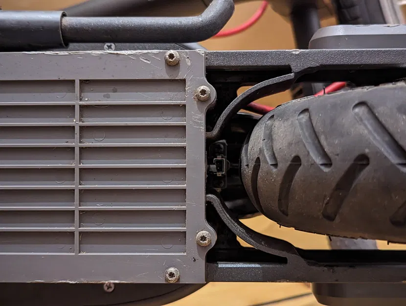 Bảo vệ dây đèn hậu cho xe điện Xiaomi M365 - Image 3