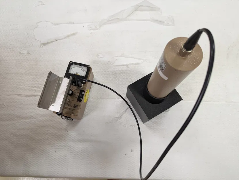 Giá đỡ khay mẫu cho đầu dò Ludlum 44-10 và 44-17 - Image 1