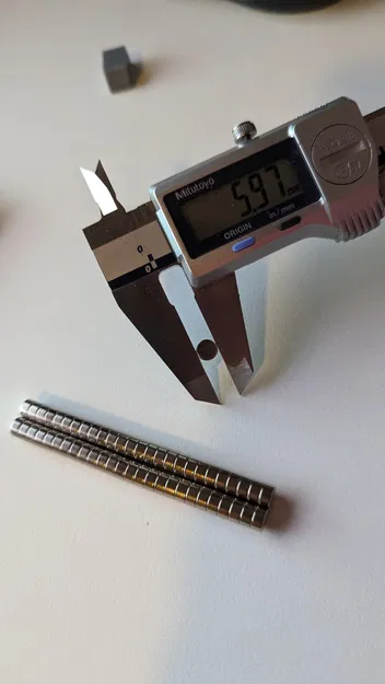 Giá đỡ ống phun cho bình xịt với nam châm nhúng 6x3mm - Image 4